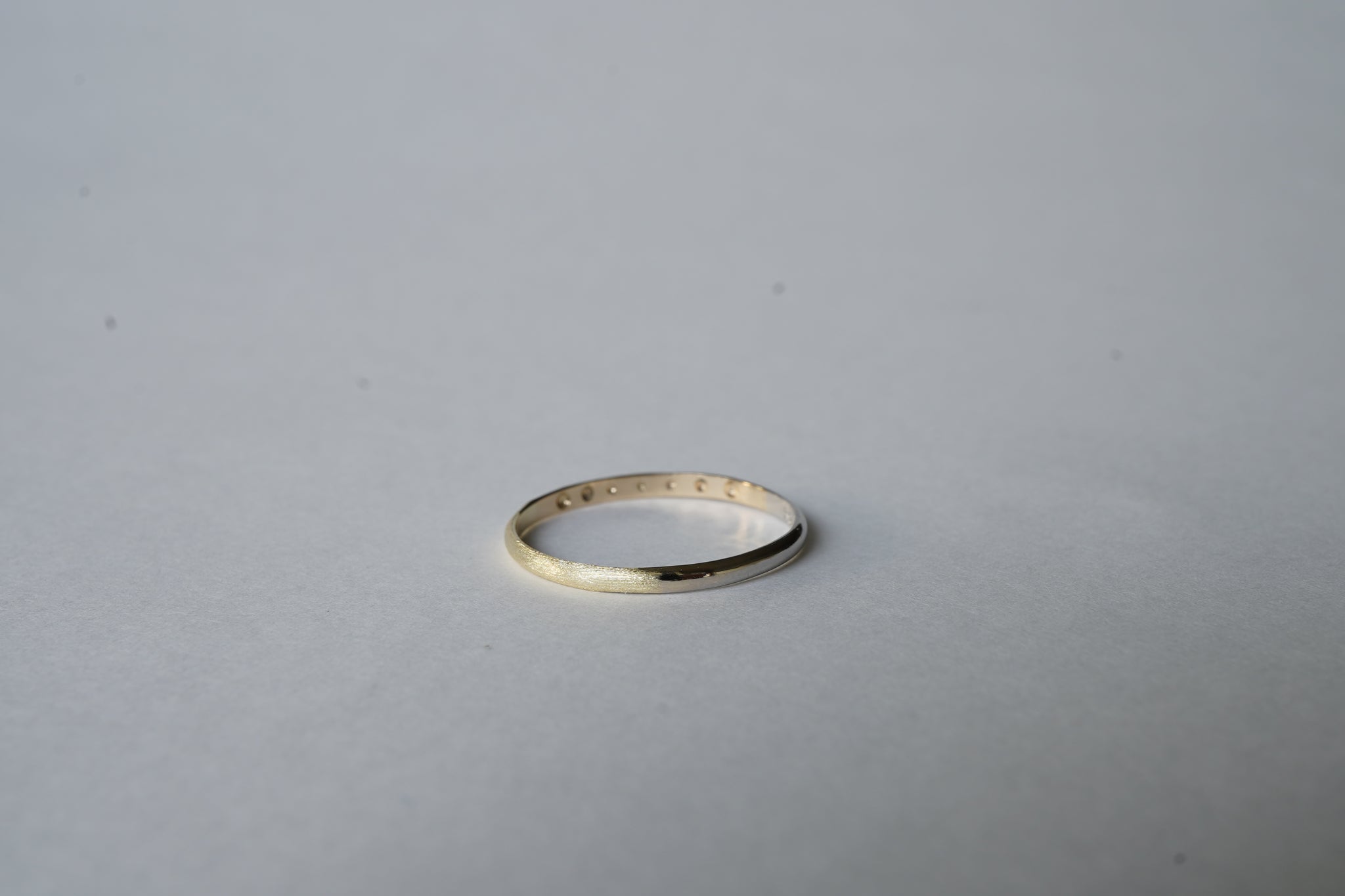 K18イエローゴールド・K18グリーンゴールド・プラチナの３種の指輪（2022）